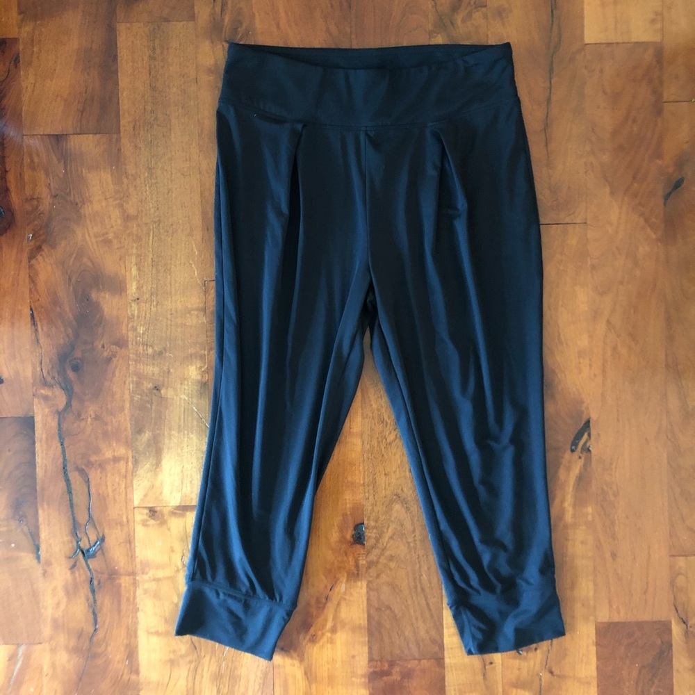 Fabletics yogi cropped joggers